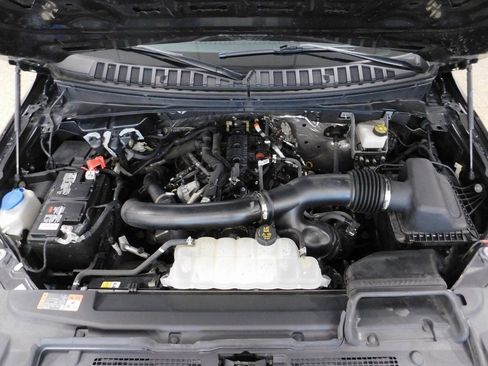 Used 2024 Ford Expedition XLT image 15