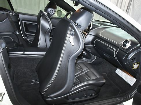 Used 2013 Ferrari California image 60