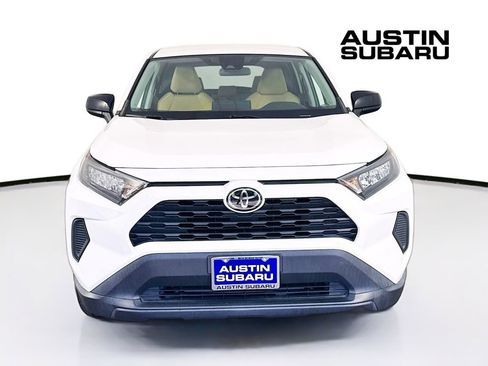 Used 2022 Toyota RAV4 LE image 2