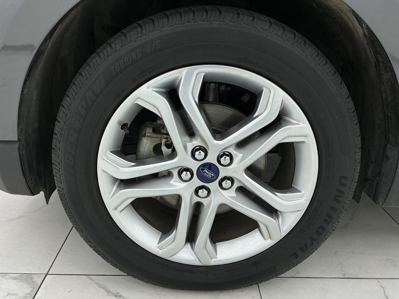 Used 2018 Ford Edge Titanium w/ Technology Package FWD image 48