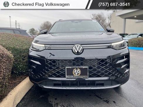 New 2026 Volkswagen Tiguan SE R-Line image 12