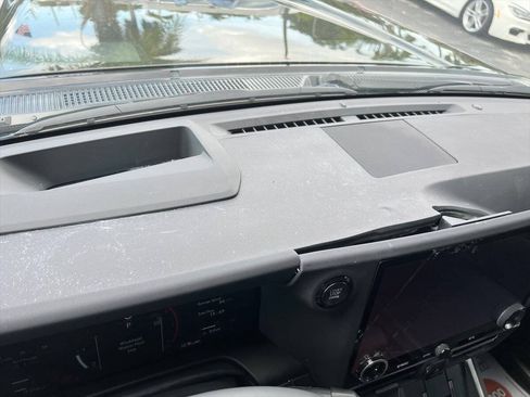 Used 2024 Lexus GX 550 AWD/4WD image 18