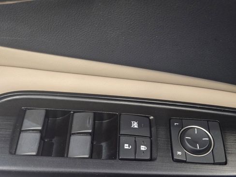 Used 2019 Lexus ES 350 image 8