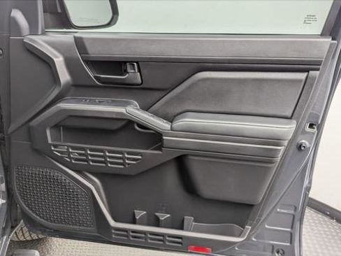 Used 2025 Toyota Tacoma SR image 22