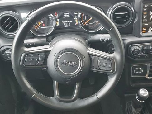 Used 2022 Jeep Gladiator Sport AWD/4WD image 12