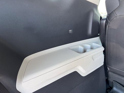 Used 2023 Kia Carnival SX image 8