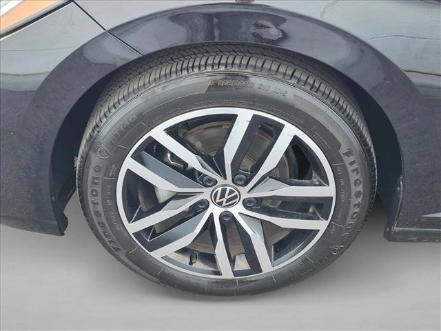 Used 2025 Volkswagen Jetta SE FWD image 29