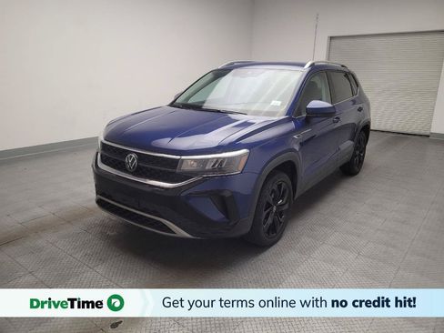 Used 2023 Volkswagen Taos SE w/ Black Wheel Package FWD image 1