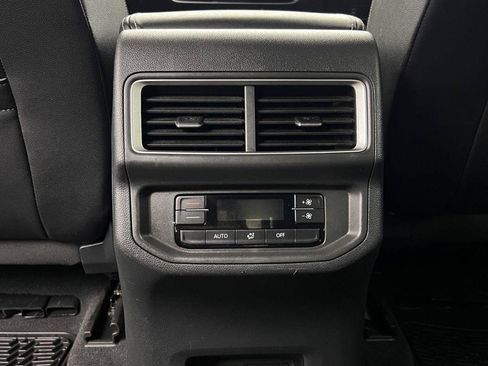 Used 2024 Volkswagen Atlas SE FWD image 19