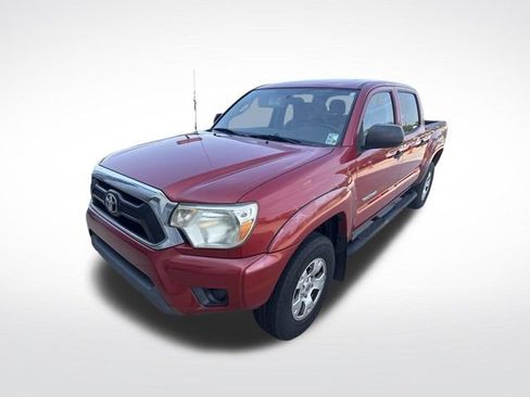 Used 2015 Toyota Tacoma PreRunner w/ SR5 Package RWD image 2
