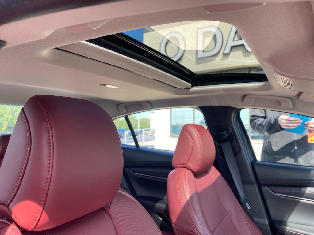 Used 2025 MAZDA MAZDA3 s AWD/4WD image 21