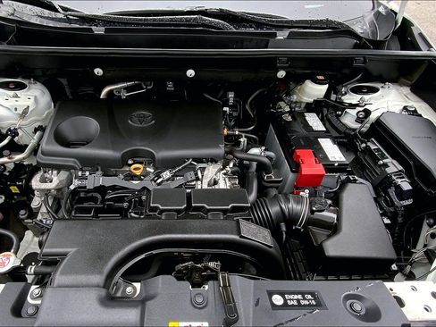 Used 2021 Toyota RAV4 XLE FWD image 13