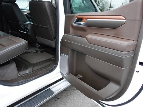 Used 2022 GMC Sierra 1500 Denali AWD/4WD image 32
