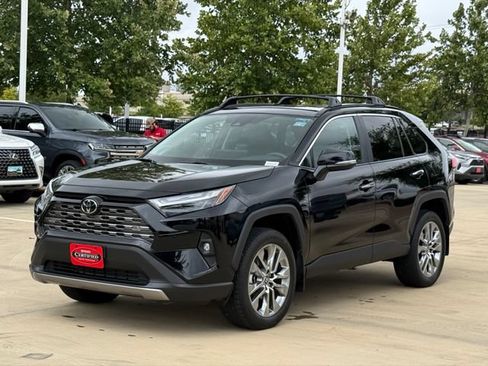 Used 2025 Toyota RAV4 Limited FWD image 7