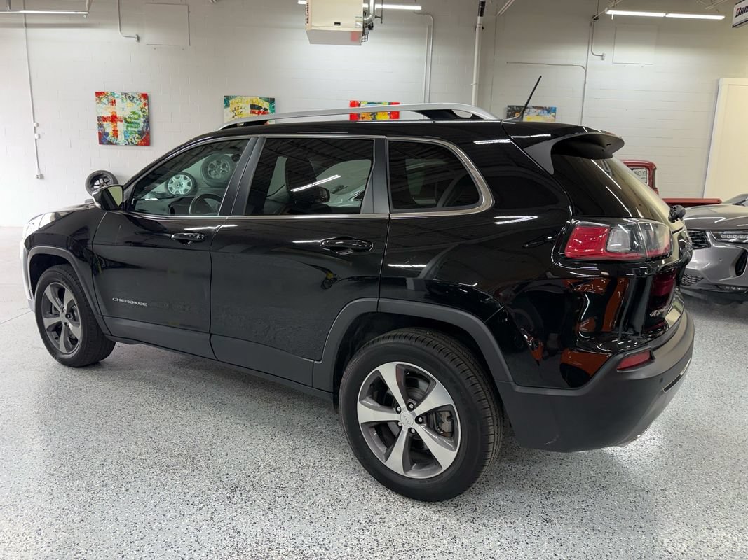 Used 2020 Jeep Cherokee Limited AWD/4WD image 3