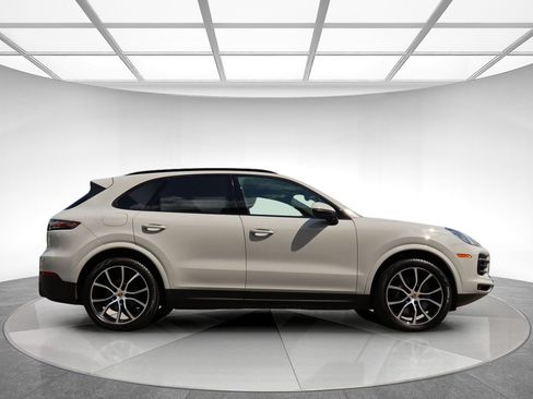 Used 2022 Porsche Cayenne Platinum Edition w/ Premium Package Plus AWD/4WD image 5