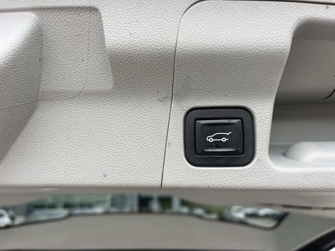 Used 2018 GMC Acadia SLT FWD image 20