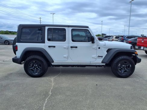 Used 2026 Jeep Wrangler Unlimited Sport AWD/4WD image 4