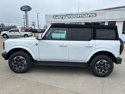 New 2025 Ford Bronco Outer Banks image 2