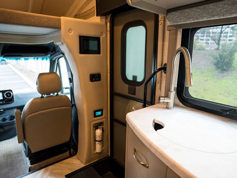 Used 2023 Mercedes-Benz Sprinter 4500 image 14