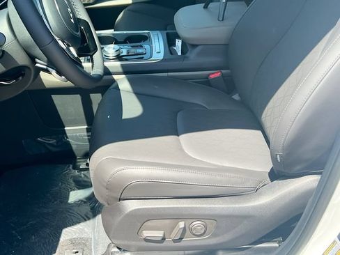 New 2026 Kia Carnival EX FWD image 19