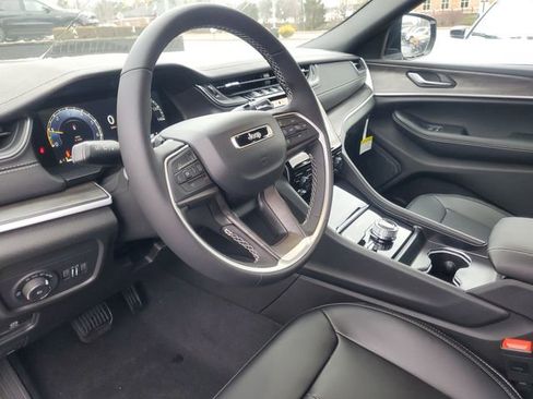 New 2025 Jeep Grand Cherokee L Limited image 11