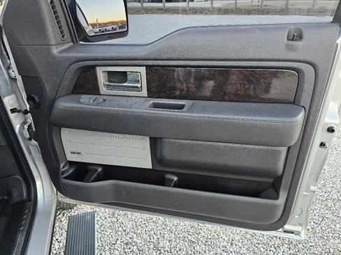 Used 2014 Ford F150 Platinum image 28
