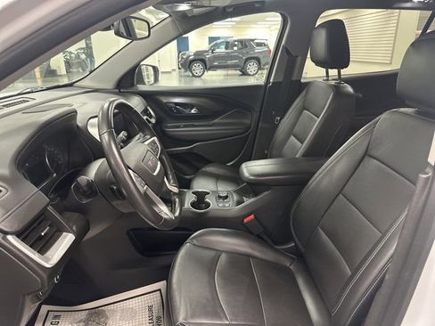 Used 2022 GMC Terrain SLT w/ Infotainment Package II image 11