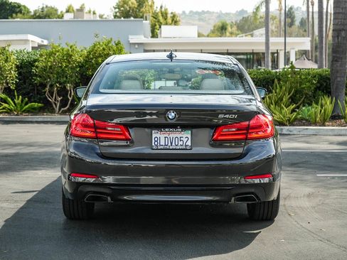 Used 2019 BMW 540i w/ Convenience Package RWD image 5