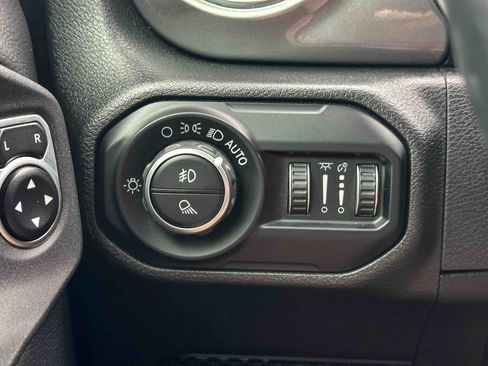 Used 2020 Jeep Gladiator Overland AWD/4WD image 37