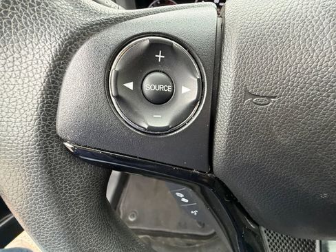 Used 2020 Honda HR-V LX image 16