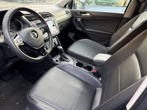 Used 2021 Volkswagen Tiguan SE image 7
