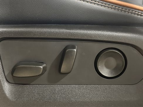 Used 2024 GMC Canyon AT4 w/ AT4 Premium Package image 19