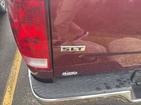Used 2024 RAM 1500 Classic SLT AWD/4WD image 18