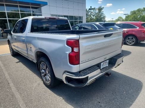 Used 2022 Chevrolet Silverado 1500 LT AWD/4WD image 3