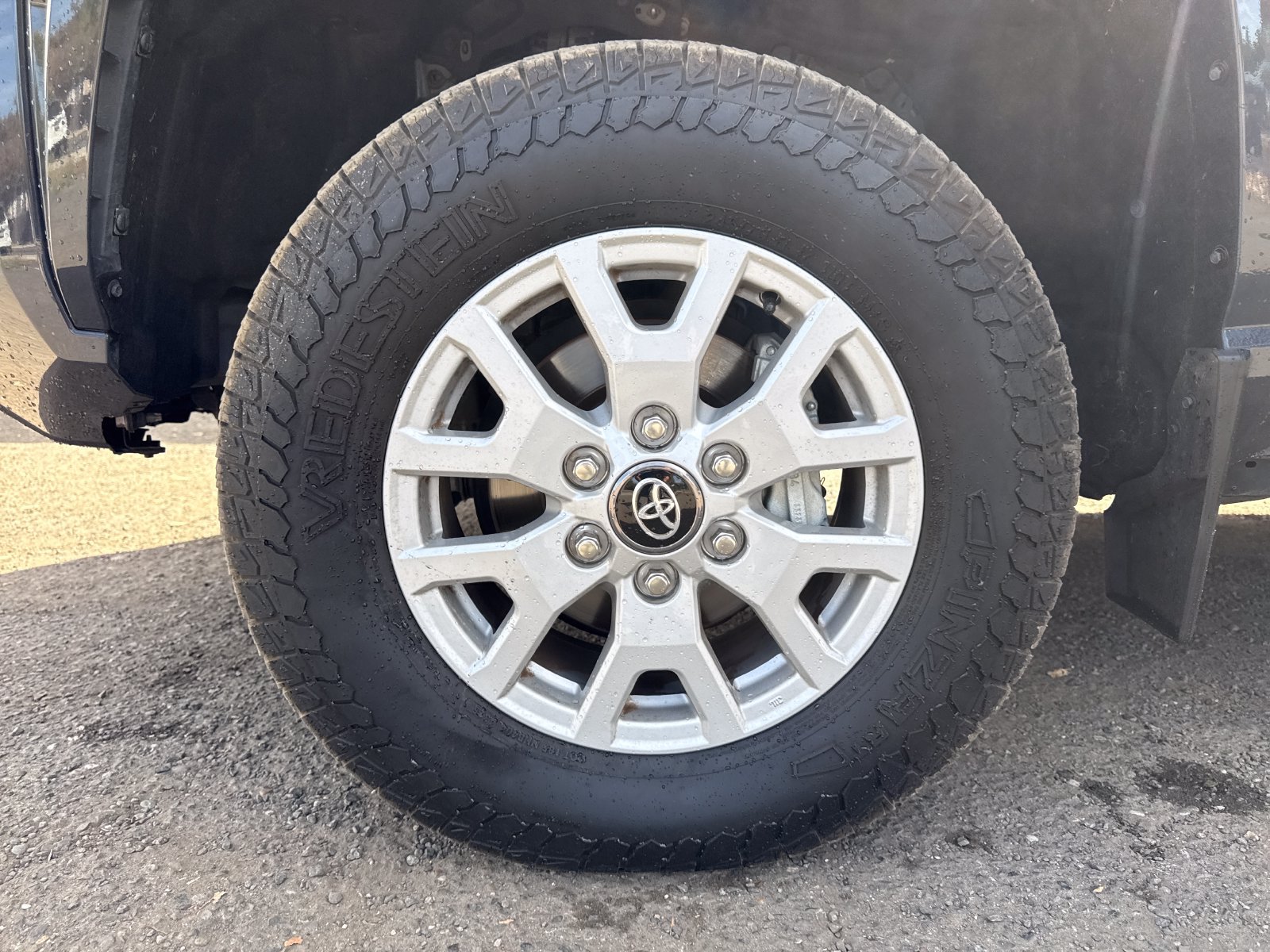 Used 2024 Toyota Tacoma SR5 AWD/4WD image 27