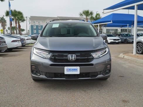Used 2025 Honda Odyssey Touring image 2