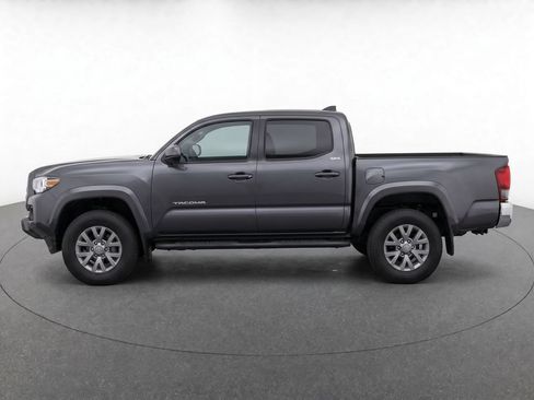 Used 2019 Toyota Tacoma SR5 RWD image 8
