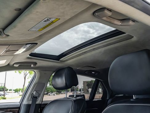 Used 2019 Genesis G90 5.0 Ultimate RWD image 5
