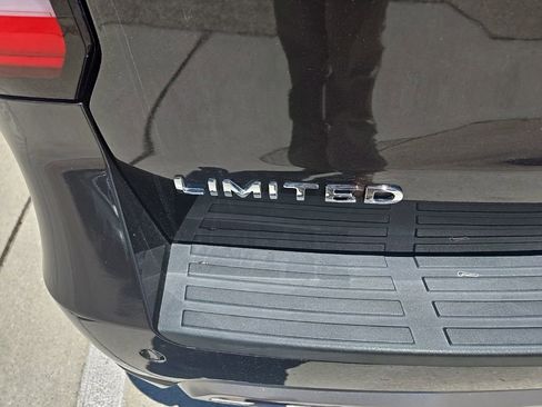 Used 2022 Ford Expedition Limited RWD image 6