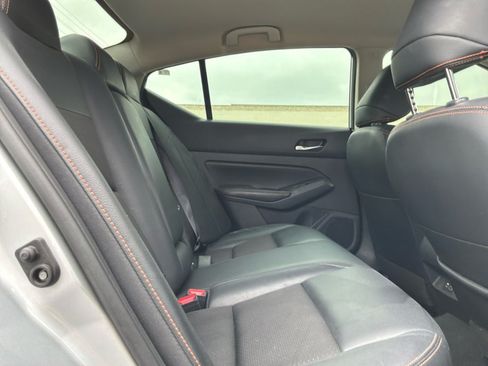 Used 2022 Nissan Altima 2.5 SR FWD image 20