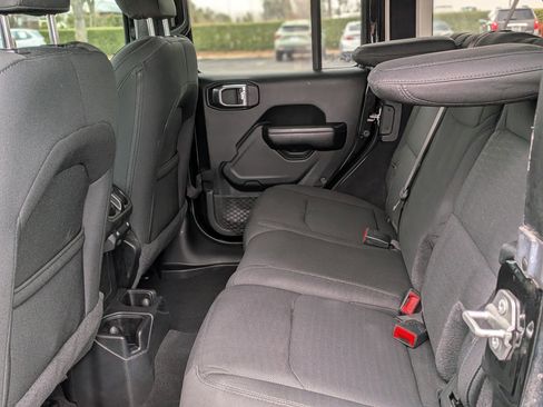 Used 2020 Jeep Wrangler Unlimited Sport image 32