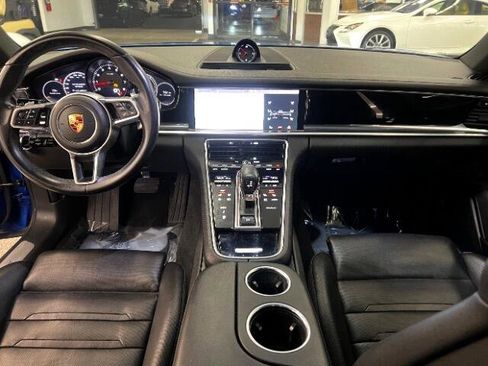Used 2017 Porsche Panamera image 21