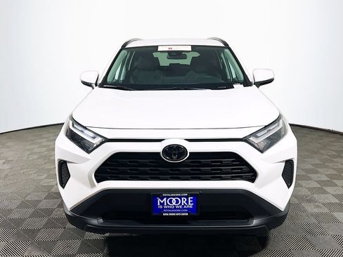 Used 2025 Toyota RAV4 XLE AWD/4WD image 2
