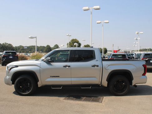 Used 2022 Toyota Tundra SR5 image 11