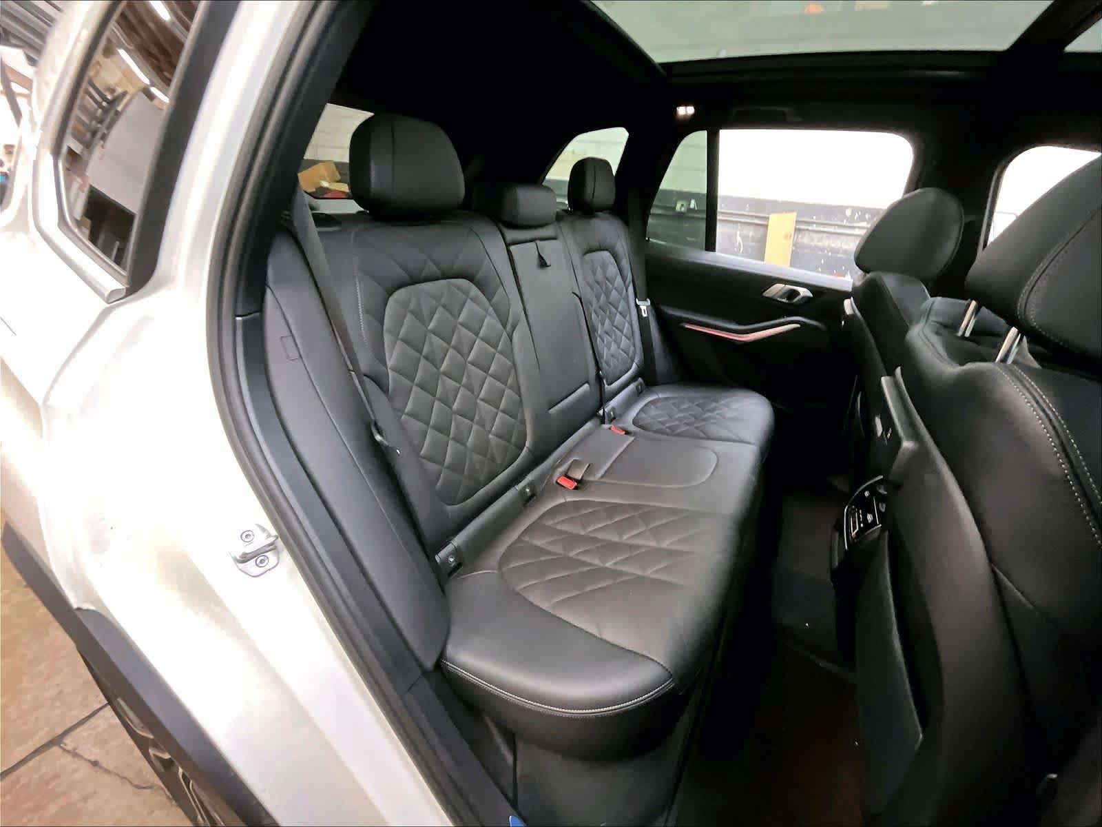 Used 2023 BMW X5 xDrive40i w/ Premium Package AWD/4WD image 28