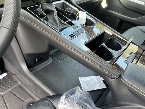 New 2026 Toyota Sienna Limited FWD image 18