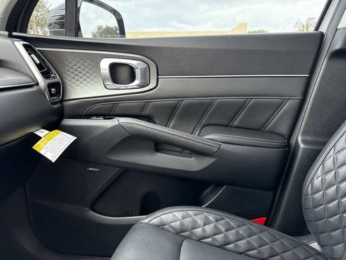 Used 2023 Kia Sorento SX image 26