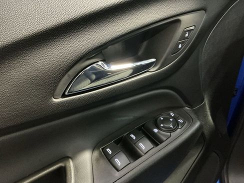 Used 2024 Chevrolet Equinox LT FWD image 16