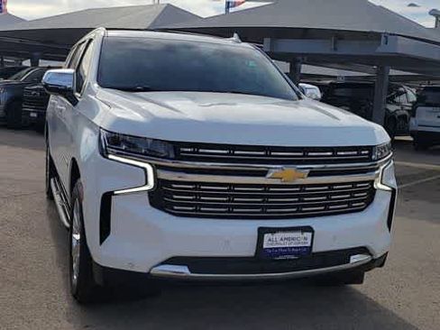 Used 2023 Chevrolet Suburban Premier image 4